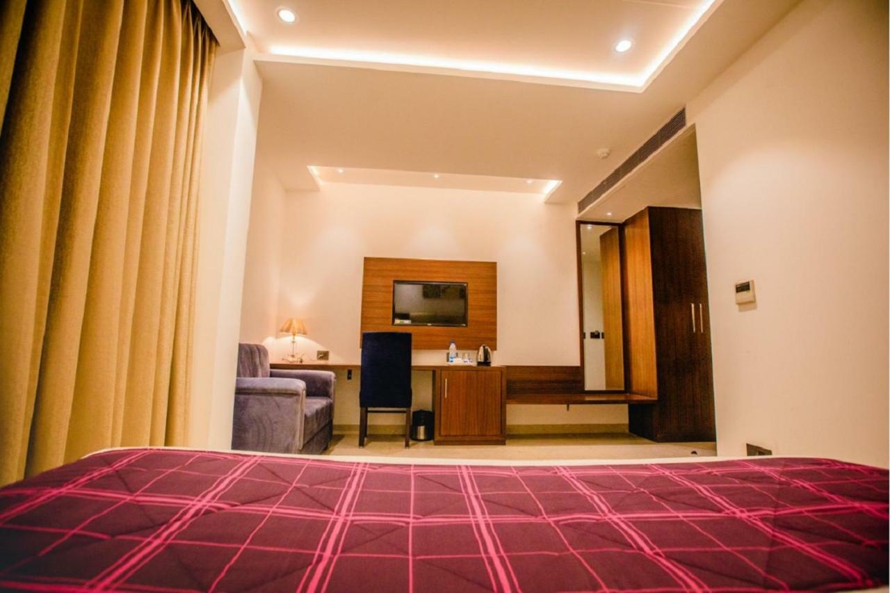 Hotel Ten Square, India Agra  Esterno foto