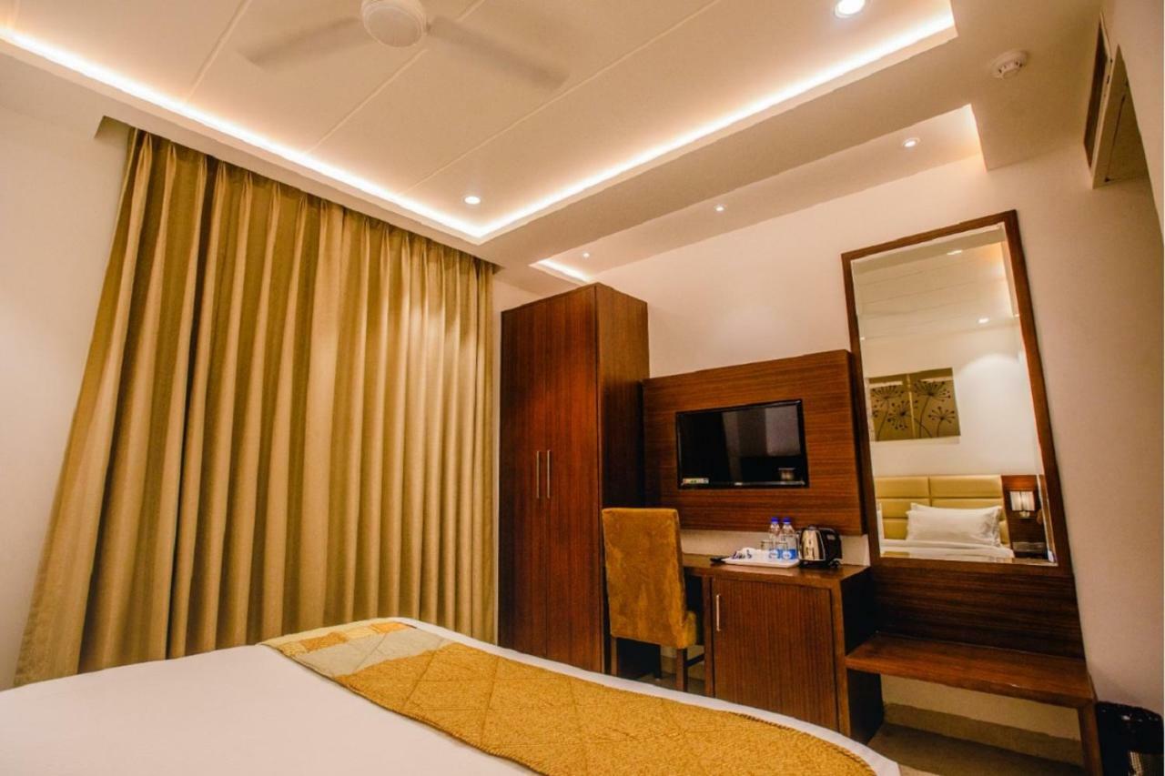 Hotel Ten Square, India Agra  Esterno foto