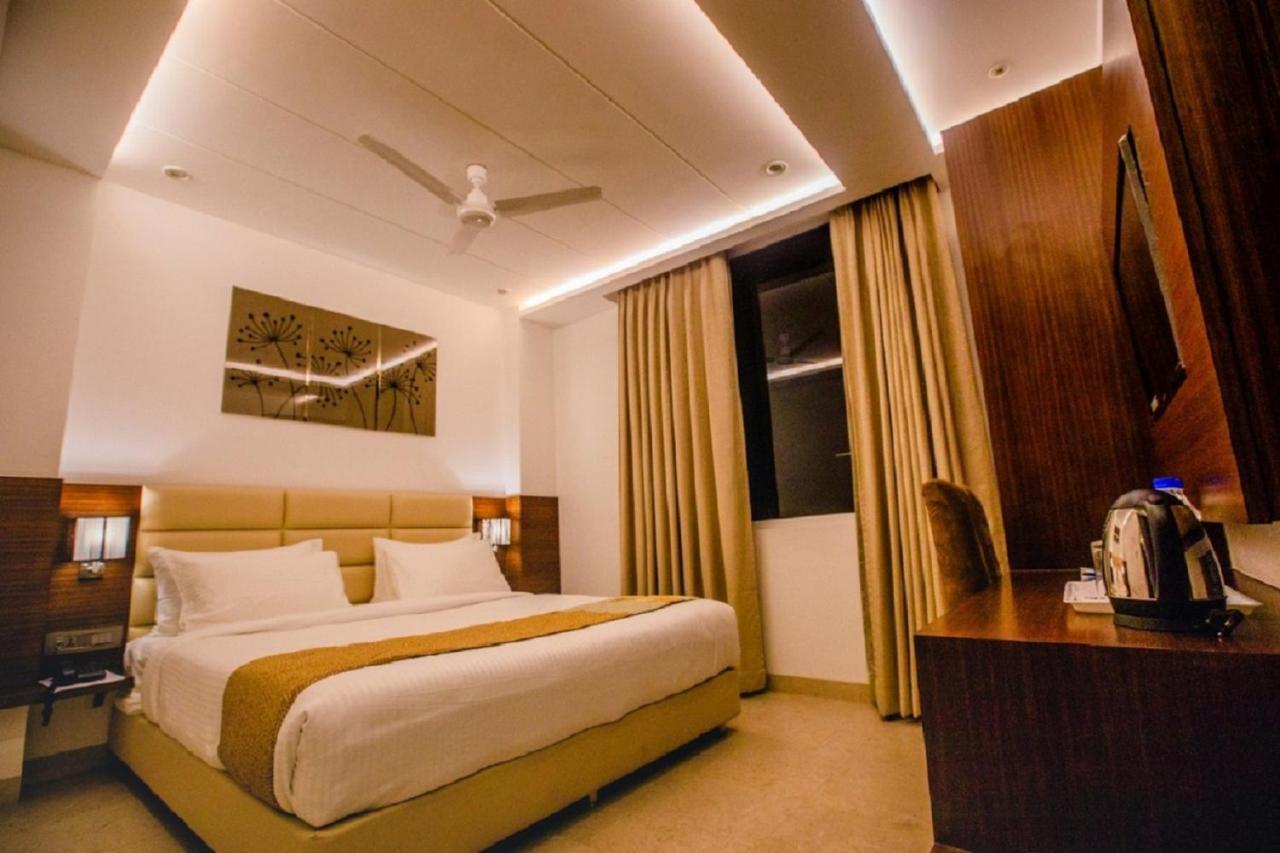 Hotel Ten Square, India Agra  Esterno foto